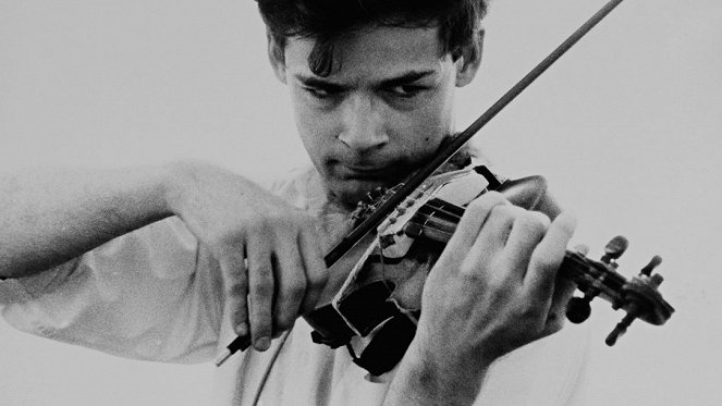 Tony Conrad: Completely in the Present - De la película - Tony Conrad