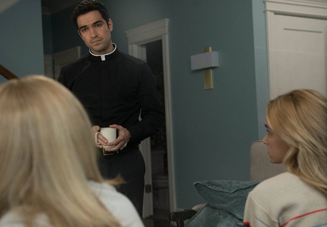 The Exorcist - Chapter Seven: Father of Lies - Do filme - Alfonso Herrera