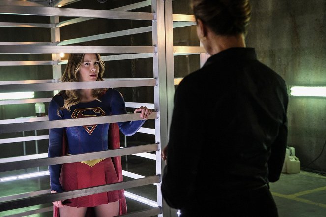 Supergirl - Przerażające miejsce - Z filmu - Melissa Benoist, Brenda Strong