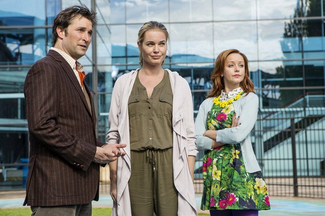 The Librarians - Season 3 - And the Rise of Chaos - Photos - Noah Wyle, Rebecca Romijn, Lindy Booth