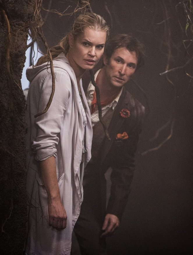The Librarians - And the Rise of Chaos - Photos - Rebecca Romijn, Noah Wyle