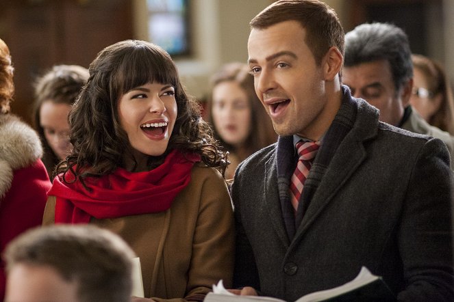 Hitched for the Holidays - Filmfotók - Emily Hampshire, Joey Lawrence