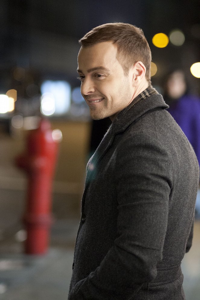 Hitched for the Holidays - Photos - Joey Lawrence