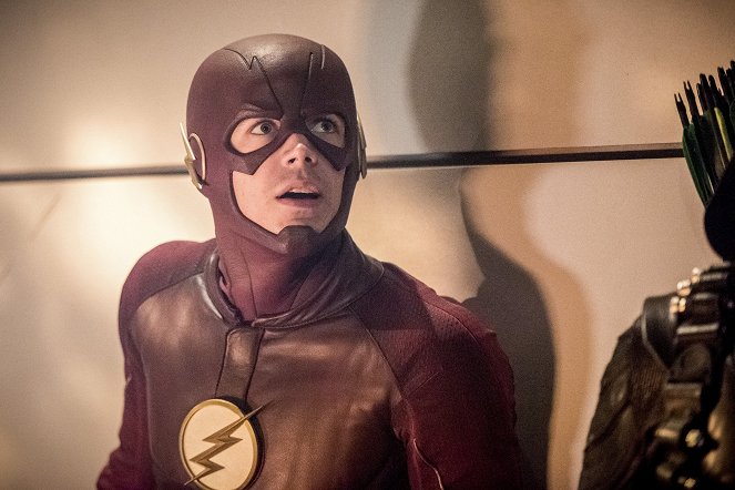The Flash - Season 3 - Invasion! - Photos - Grant Gustin