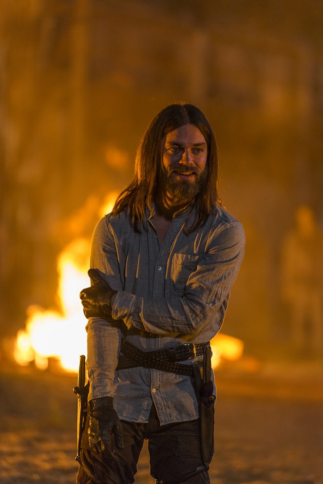 The Walking Dead - Go Getters - Photos - Tom Payne
