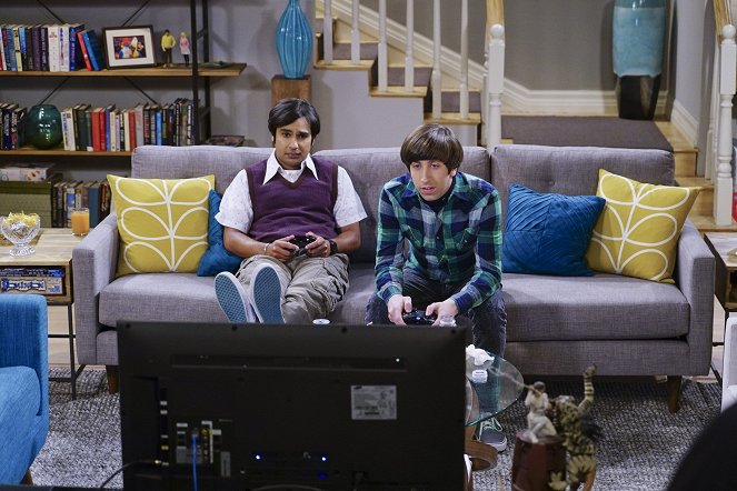 The Big Bang Theory - The Viewing Party Combustion - Photos - Kunal Nayyar, Simon Helberg