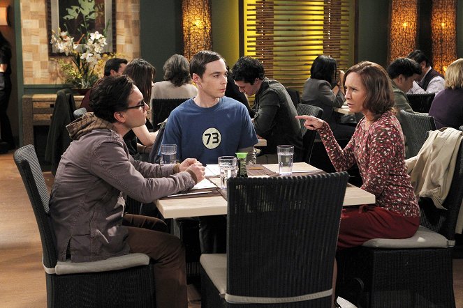 The Big Bang Theory - The Rhinitis Revelation - Photos - Johnny Galecki, Jim Parsons, Laurie Metcalf
