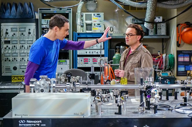 The Big Bang Theory - The Helium Insufficiency - Van film - Jim Parsons, Johnny Galecki