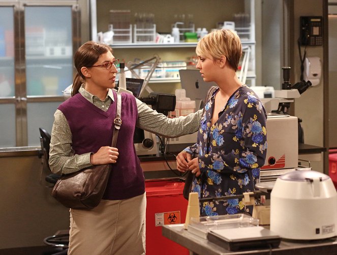 The Big Bang Theory - Season 8 - The Junior Professor Solution - Van film - Mayim Bialik, Kaley Cuoco