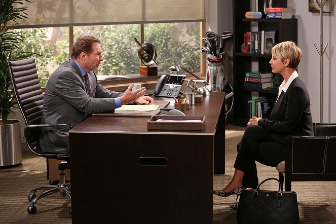 The Big Bang Theory - Season 8 - Halbnackt in Arizona - Filmfotos - Stephen Root, Kaley Cuoco