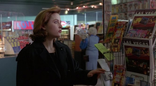 The X-Files - Season 1 - E.B.E - Van film - Gillian Anderson