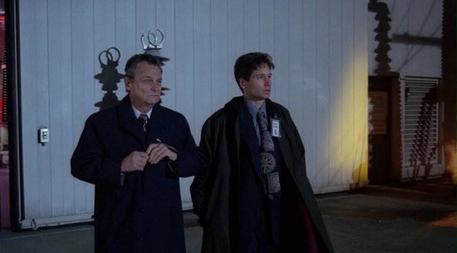 The X-Files - E.B.E - Van film - Jerry Hardin, David Duchovny