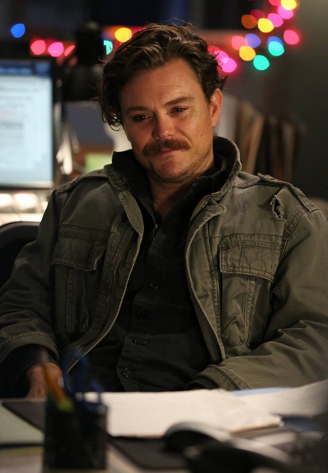 Lethal Weapon - Jingle Bell Glock - Photos - Clayne Crawford