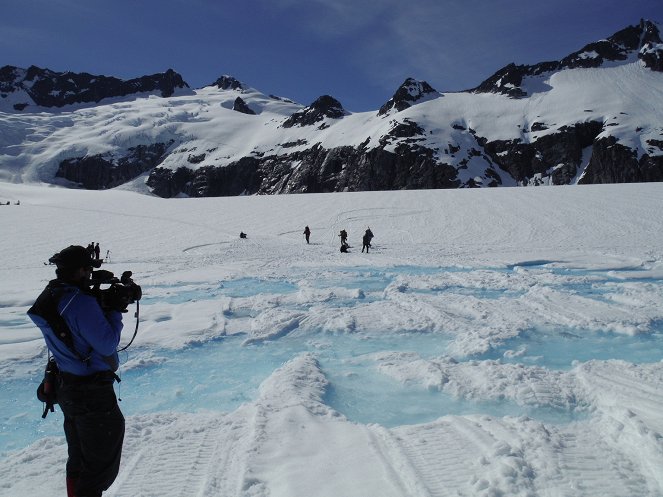 Ultimate Survival Alaska - Photos