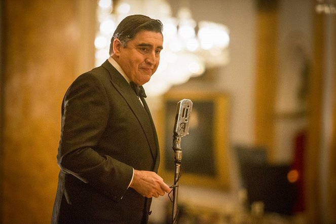 Close to the Enemy - Episode 6 - Photos - Alfred Molina