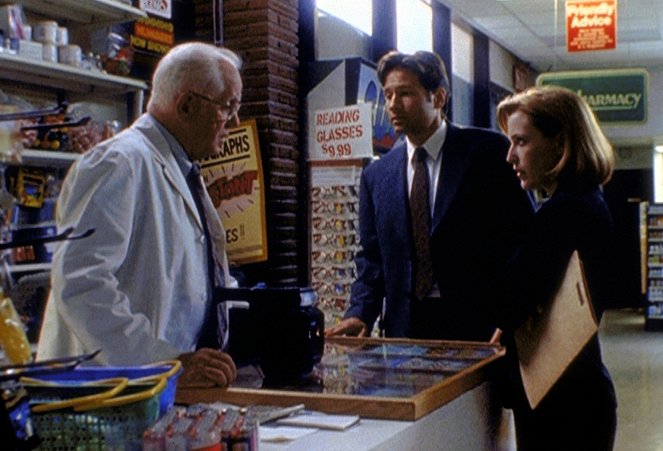 The X-Files - Unruhe - Van film - David Duchovny, Gillian Anderson