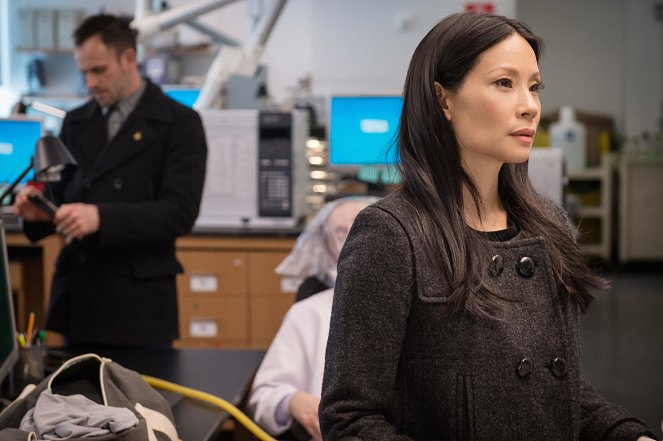 Holmes NYC - The Hound of the Cancer Cells - Kuvat elokuvasta - Lucy Liu