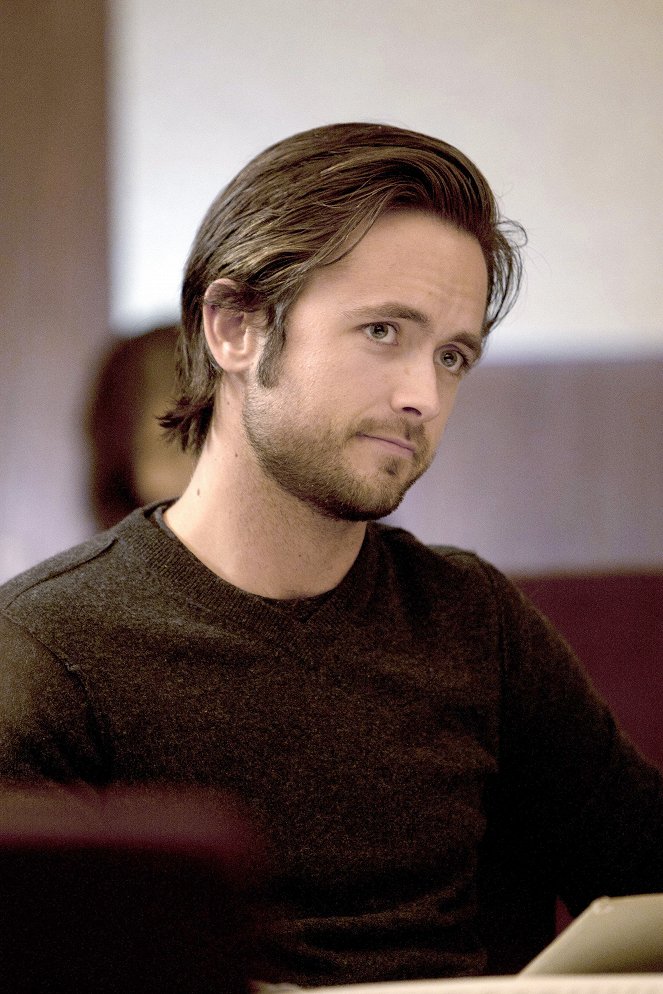 Shameless - Fiona Interrupted - Photos - Justin Chatwin