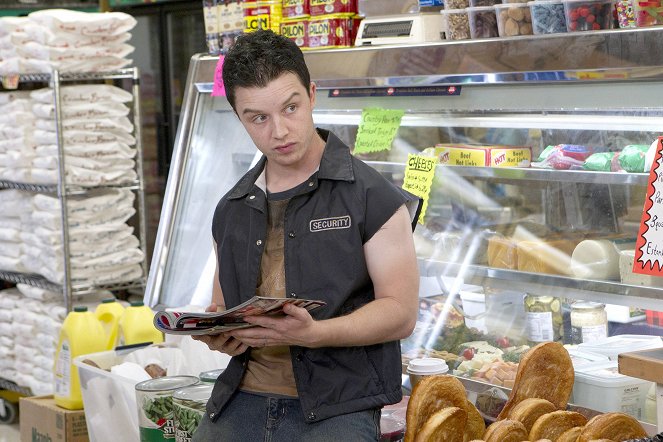 Shameless - May I Trim Your Hedges? - Van film - Noel Fisher