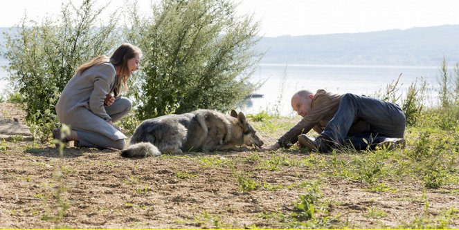 Wolfsland - Ewig Dein - Filmfotos - Yvonne Catterfeld, Götz Schubert