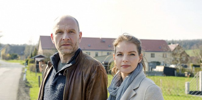 Wolfsland - Tief im Wald - De la película - Götz Schubert, Yvonne Catterfeld