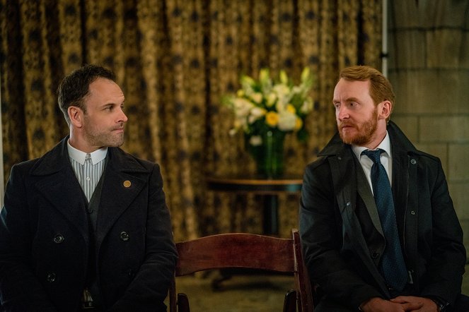 Elementary - The Invisible Hand - Film - Jonny Lee Miller, Tony Curran