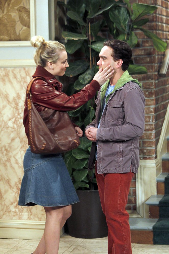 The Big Bang Theory - The Prestidigitation Approximation - Van film - Kaley Cuoco, Johnny Galecki