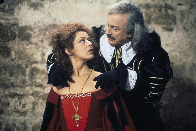 La Fille de d'Artagnan - Kuvat elokuvasta - Charlotte Kady, Claude Rich