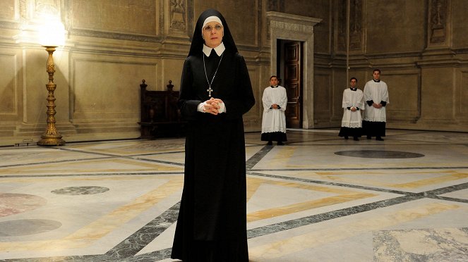 The Young Pope - Episode 2 - Photos - Diane Keaton