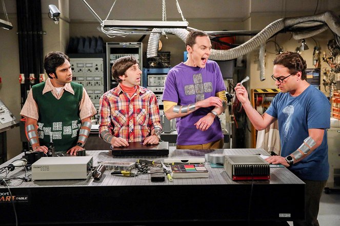 The Big Bang Theory - The Focus Attenuation - Van film - Kunal Nayyar, Simon Helberg, Jim Parsons, Johnny Galecki