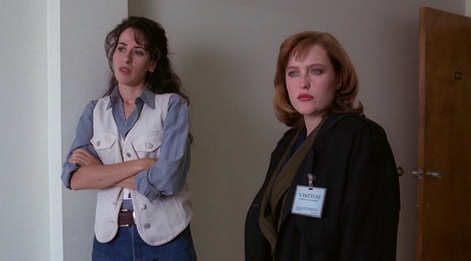 The X-Files - Renaissance - Film - Maggie Wheeler, Gillian Anderson
