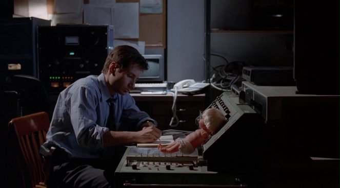 The X-Files - Season 1 - Born Again - Van film - David Duchovny