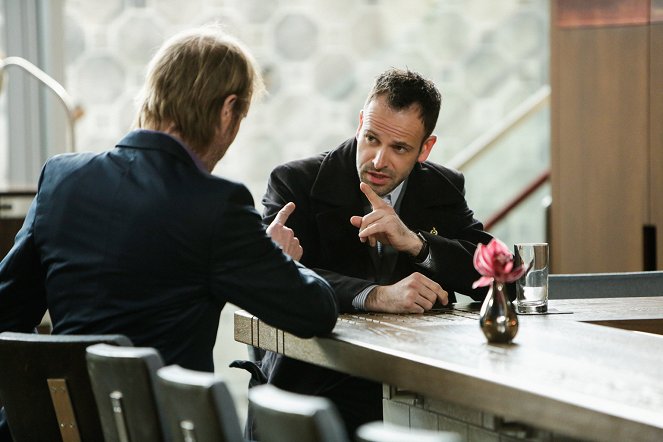 Elementary - The Man with the Twisted Lip - De la película - Jonny Lee Miller