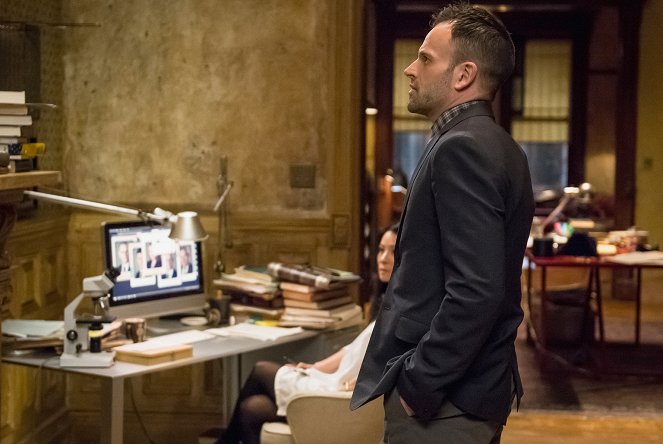 Elementary - The Man with the Twisted Lip - Do filme - Jonny Lee Miller