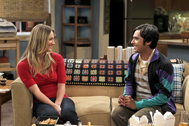 Teoria wielkiego podrywu - Season 5 - Analiza odruchu zdziry - Z filmu - Kaley Cuoco, Kunal Nayyar