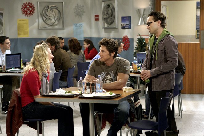 The Big Bang Theory - Season 2 - The Bath Item Gift Hypothesis - Photos - Kaley Cuoco, Michael Trucco, Johnny Galecki