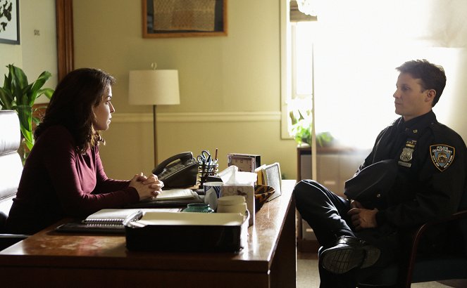 Zaprzysiężeni - Season 3 - Emocjonalna karuzela - Z filmu - Annabella Sciorra, Will Estes
