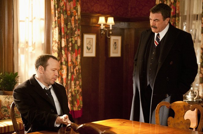Blue Bloods - Crime Scene New York - Season 3 - Front Page News - Photos - Donnie Wahlberg, Tom Selleck