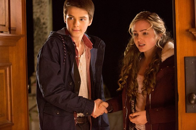 Mostly Ghostly 3: One Night in Doom House - Photos - Corey Fogelmanis, Sophie Reynolds