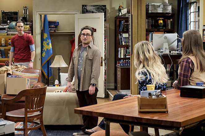 The Big Bang Theory - The Property Division Collision - Photos - Jim Parsons, Johnny Galecki