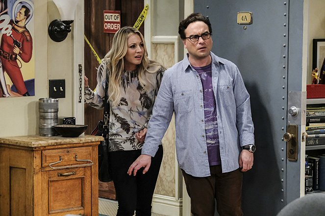 The Big Bang Theory - The Property Division Collision - Photos - Kaley Cuoco, Johnny Galecki