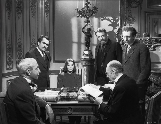 Ninočka - Z filmu - Alexander Granach, Greta Garbo, Sig Ruman, Frank Reicher, Felix Bressart