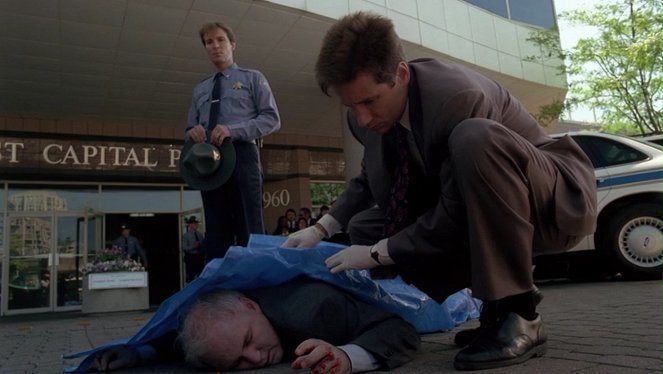 The X-Files - Blood - Van film - John Cygan, David Duchovny