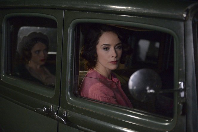 Poza czasem - Ostatni skok Bonnie i Clyde’a - Z filmu - Abigail Spencer