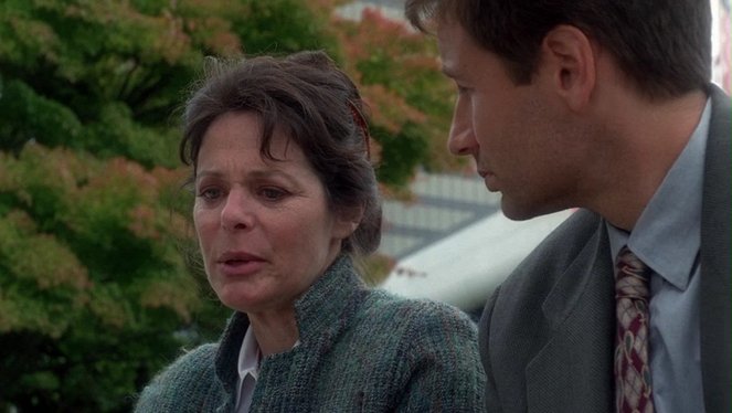 The X-Files - Duane Barry, partie 2 - Film - Sheila Larken, David Duchovny