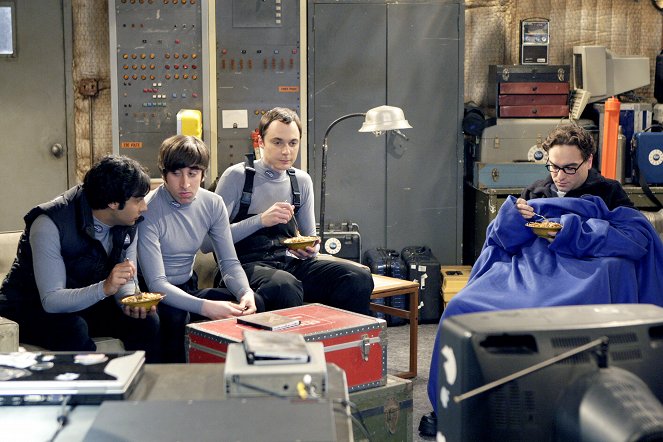 The Big Bang Theory - The Monopolar Expedition - Van film - Kunal Nayyar, Simon Helberg, Jim Parsons, Johnny Galecki