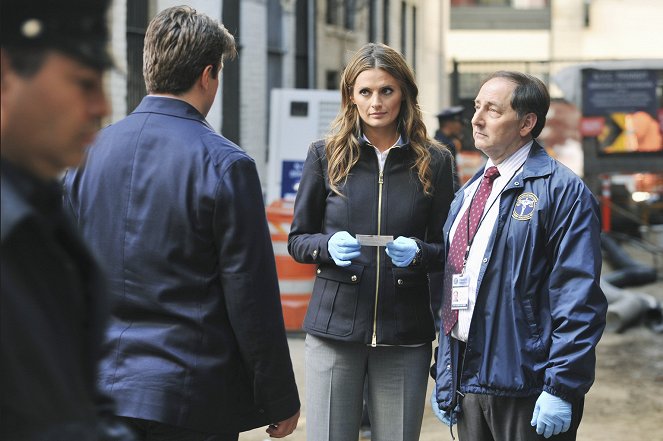 Castle - The Fast and the Furriest - Photos - Stana Katic, Arye Gross