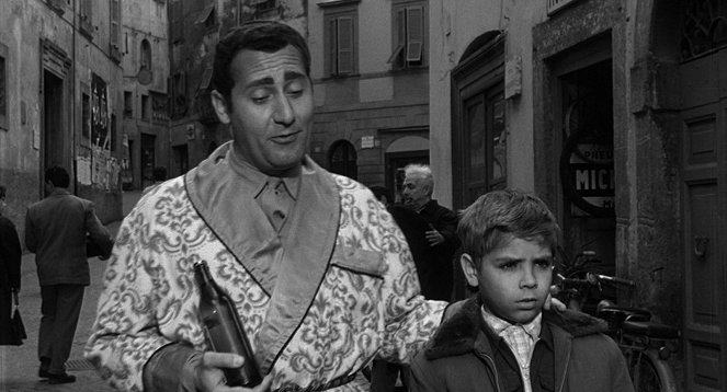 El alcalde, el guardia y la jirafita - De la película - Alberto Sordi