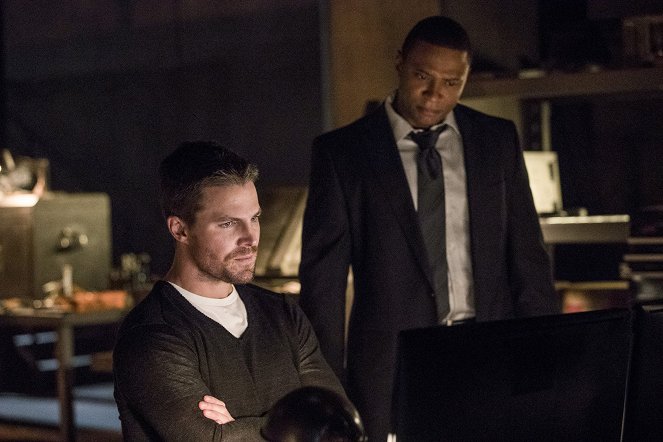 Arrow - What We Leave Behind - Photos - Stephen Amell, David Ramsey
