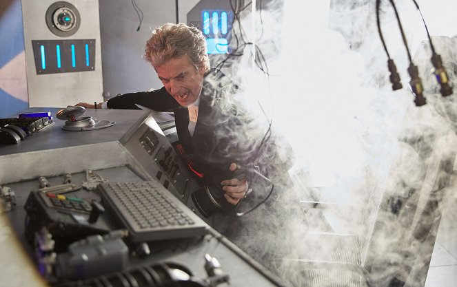 Doctor Who - The Return of Doctor Mysterio - Photos - Peter Capaldi